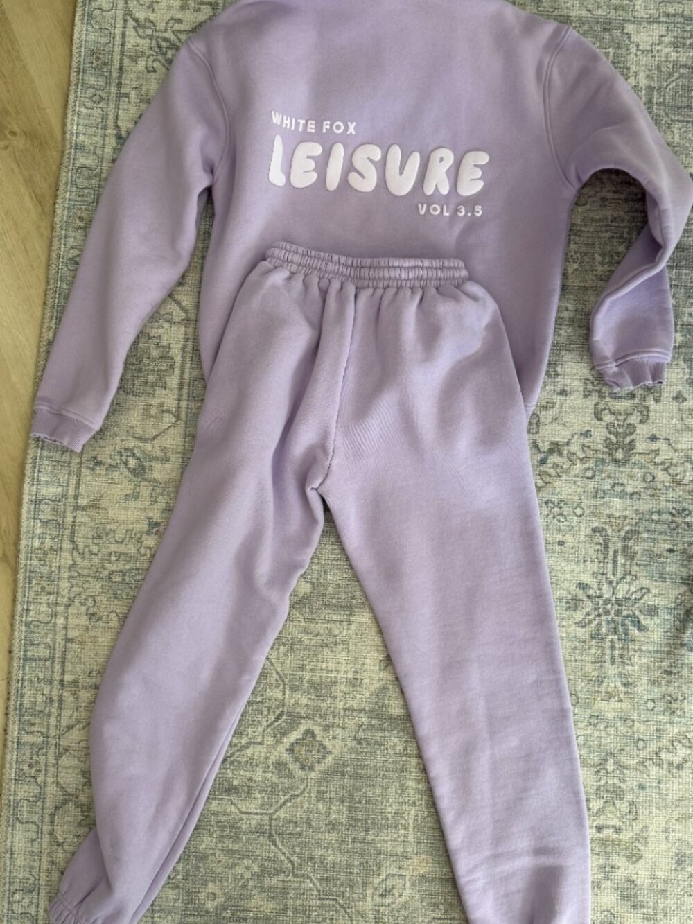 White Fox Light Purple Sweatshirt and Pants Set XS - Picture 2 of 2